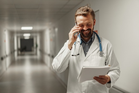 Itália tem vagas para médicos brasileiros com salários até R$45 mil