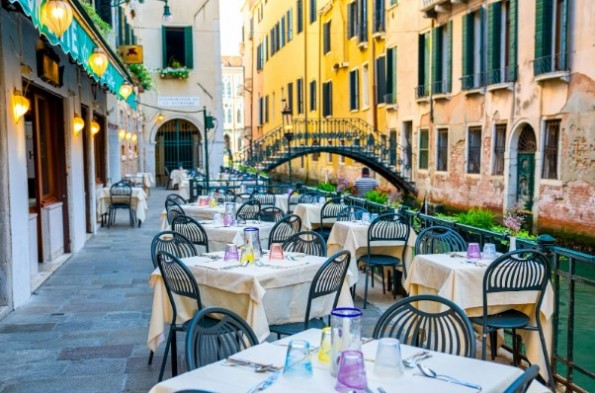 Emprego na It?lia - Restaurante em Veneza