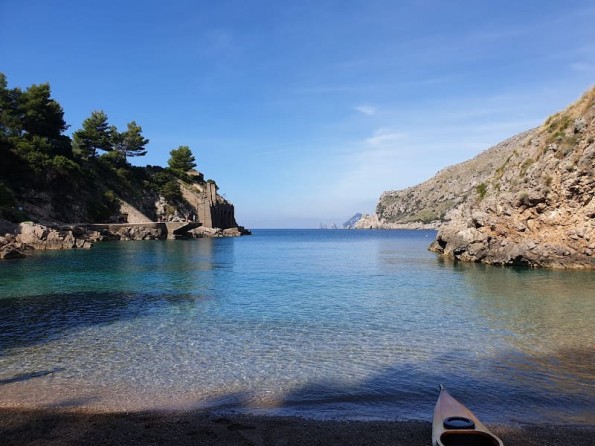 Ba?a de Ieranto, na Costa Amalfitana