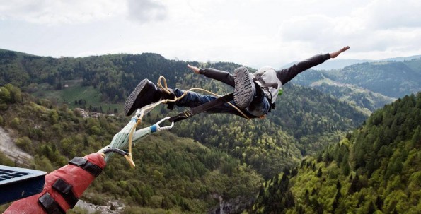 Bungee Jumping na Ponte Valgadena It?lia