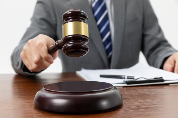 Cidadania administrativa e judicial s?o alternativas contra a demora do consulado