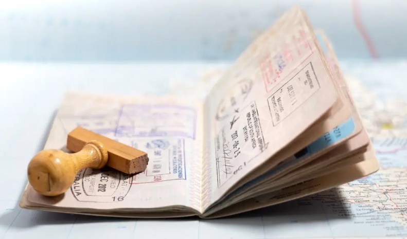 Senado italiano aprova lei que tira dos consulados o reconhecimento da cidadania