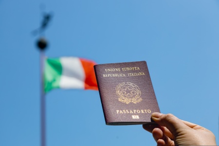 Jurista mostra o que há por trás de decreto que altera regras da cidadania italiana